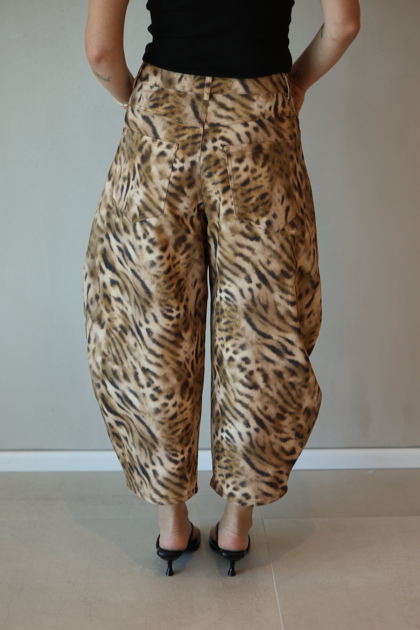 Numéro 415 Leopard -Pre-Order 5 ימי עסקים