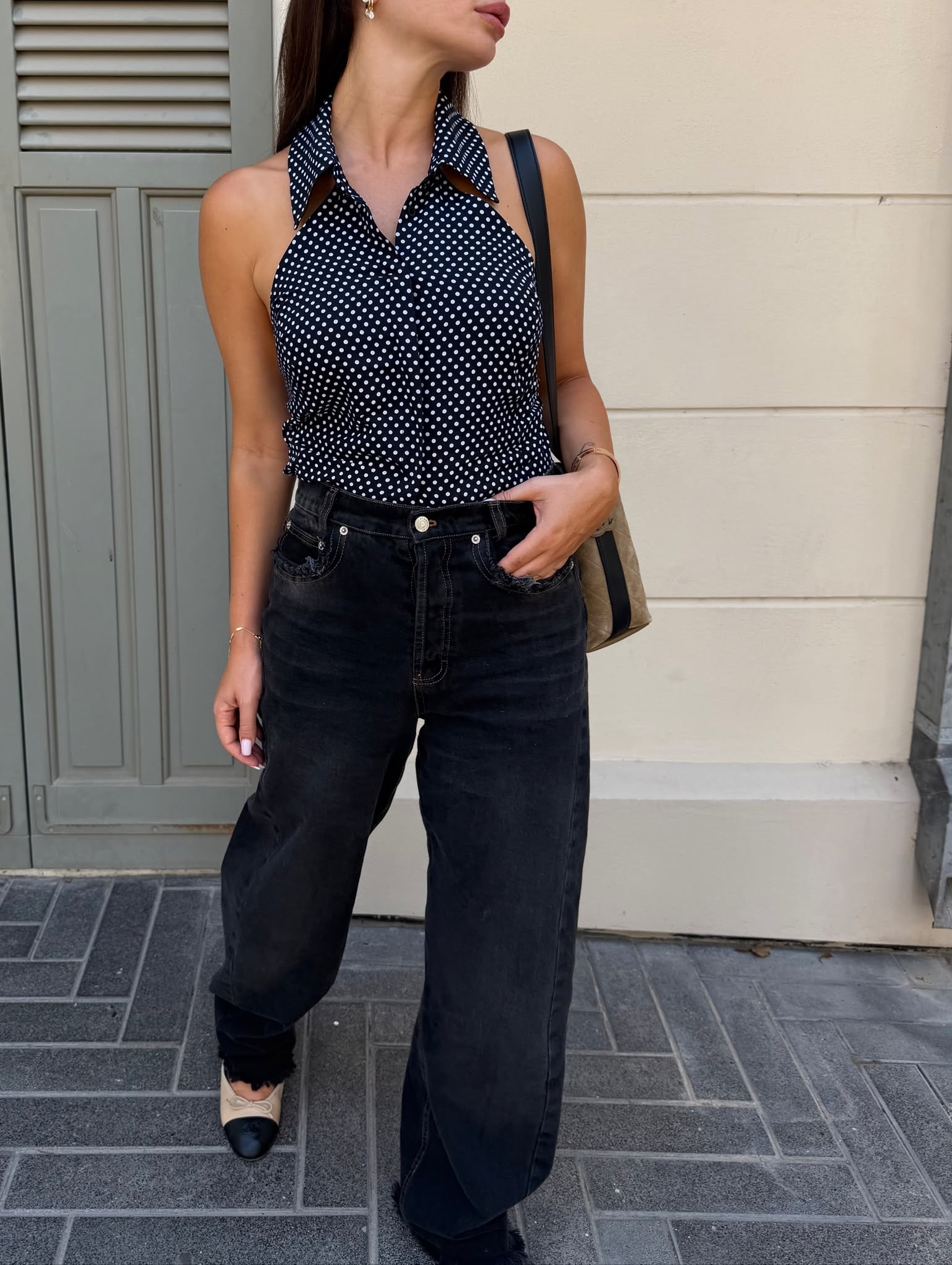 Numéro 443 Black Dots