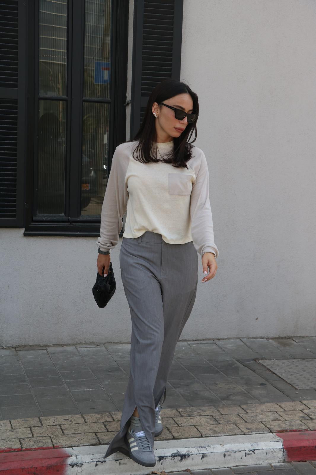 Numéro 230 Grey