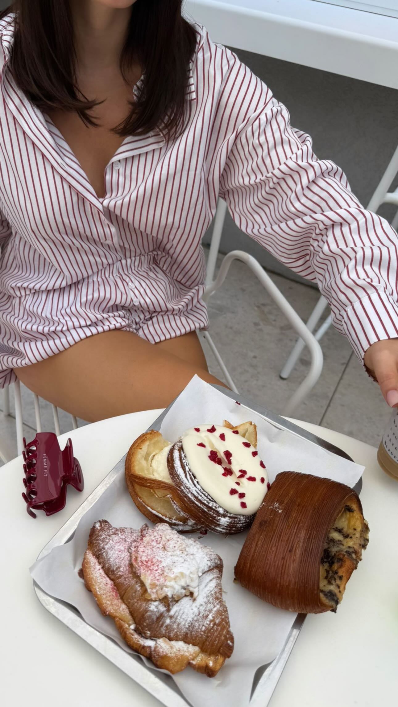 Numéro 303 White&Red Stripes